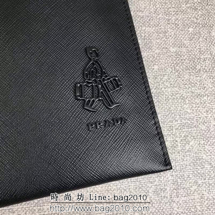 PRADA普拉達 專櫃最新同色標誌 頂級原單十字紋牛皮 男士手包 2NG005 DD1724